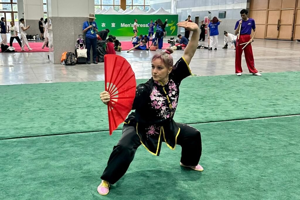 Paula Amidani Wushu competição