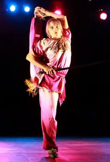 Paula Amidani performance Wushu
